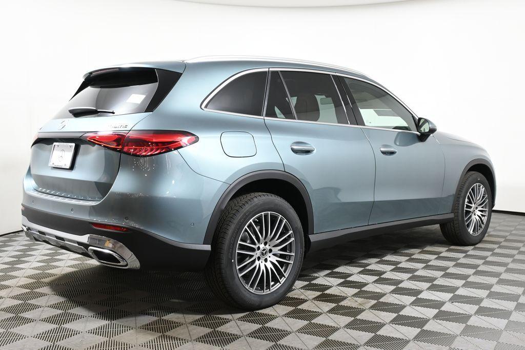 new 2025 Mercedes-Benz GLC 300 car, priced at $55,665