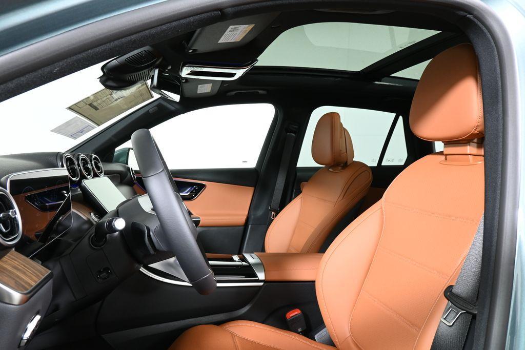 new 2025 Mercedes-Benz GLC 300 car, priced at $55,665