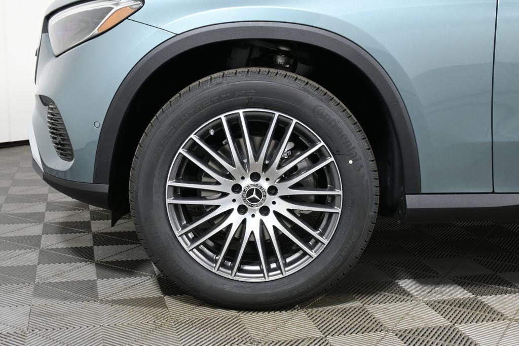 new 2025 Mercedes-Benz GLC 300 car, priced at $55,665
