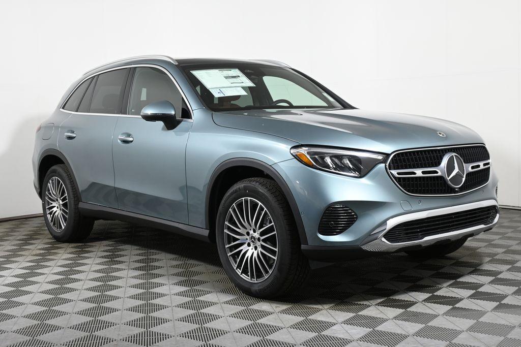 new 2025 Mercedes-Benz GLC 300 car, priced at $55,665