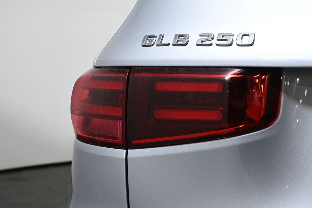 new 2026 Mercedes-Benz GLB 250 car, priced at $52,775