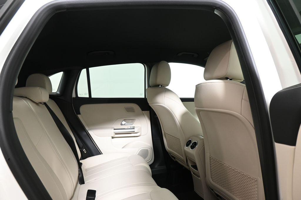 new 2025 Mercedes-Benz GLA 250 car, priced at $48,495