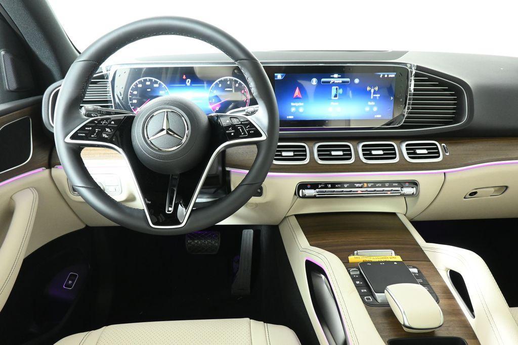 new 2025 Mercedes-Benz GLE 450 car, priced at $73,745