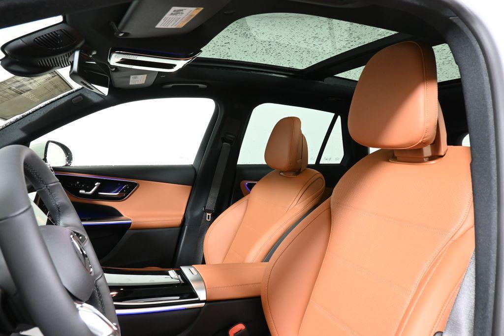 new 2025 Mercedes-Benz GLC 300 car, priced at $58,995