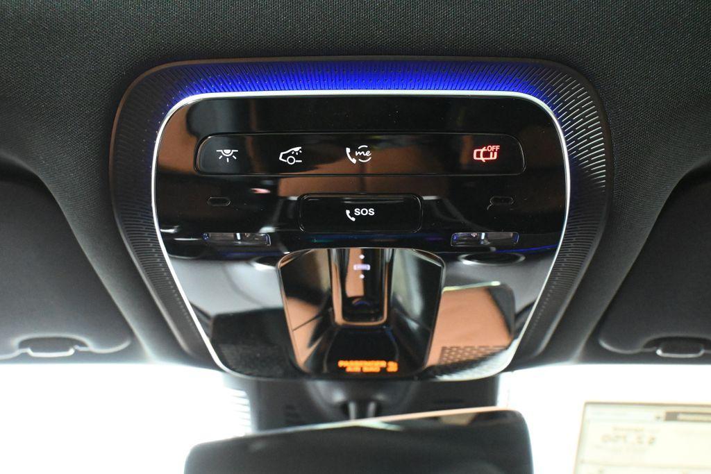 new 2025 Mercedes-Benz GLC 300 car, priced at $59,500