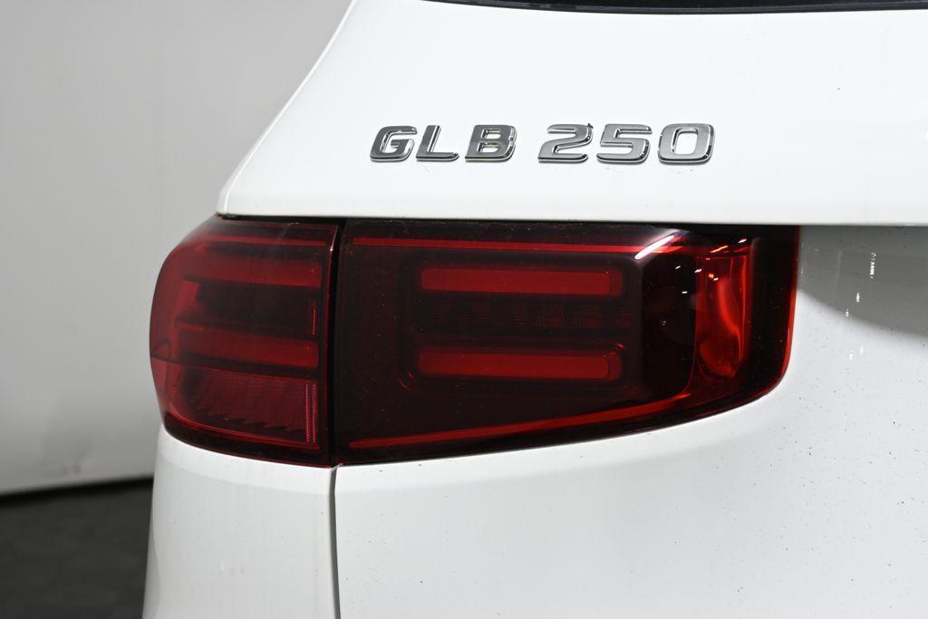 new 2025 Mercedes-Benz GLB 250 car, priced at $50,935