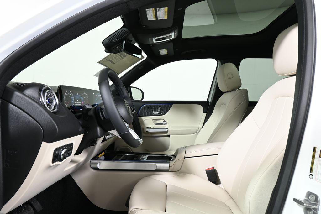 new 2025 Mercedes-Benz GLB 250 car, priced at $50,935