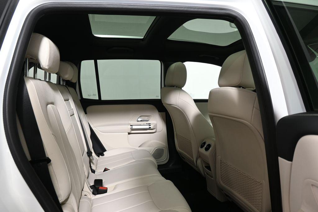 new 2025 Mercedes-Benz GLB 250 car, priced at $50,935
