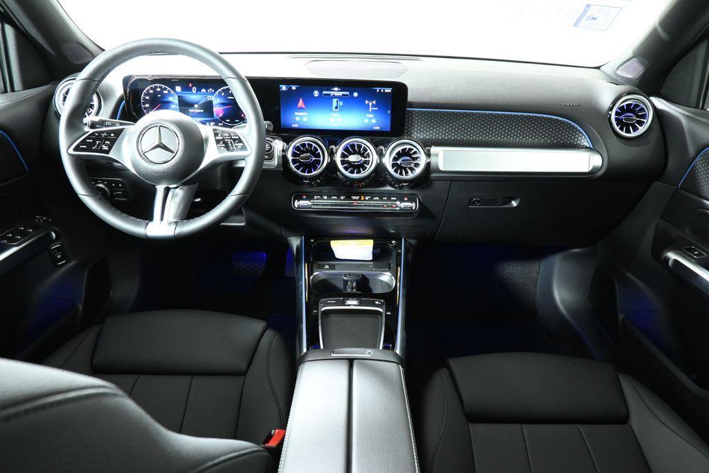 new 2024 Mercedes-Benz GLB 250 car, priced at $53,215