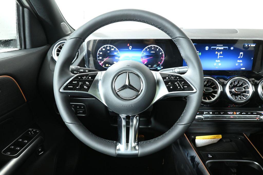 new 2025 Mercedes-Benz GLA 250 car, priced at $49,120