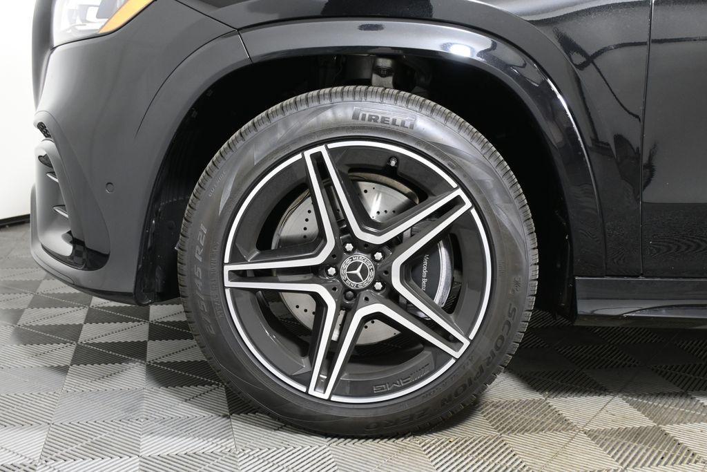 new 2025 Mercedes-Benz GLS 450 car, priced at $124,600