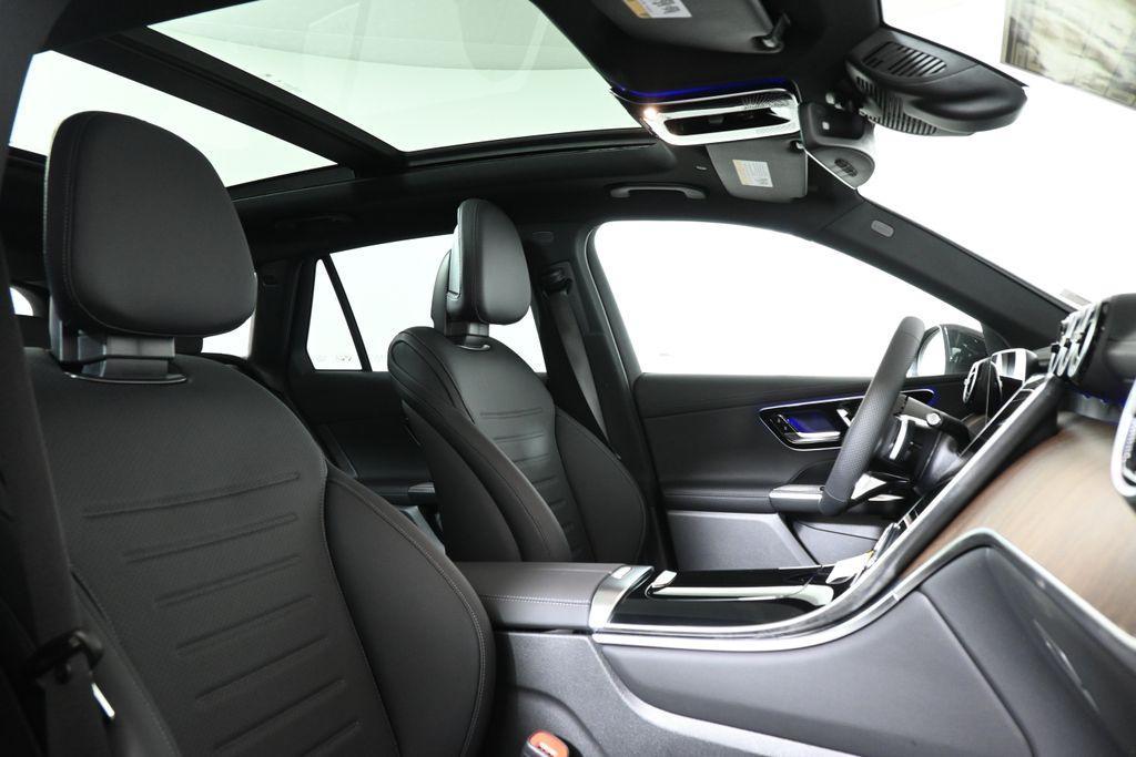 new 2025 Mercedes-Benz GLC 300 car, priced at $58,350