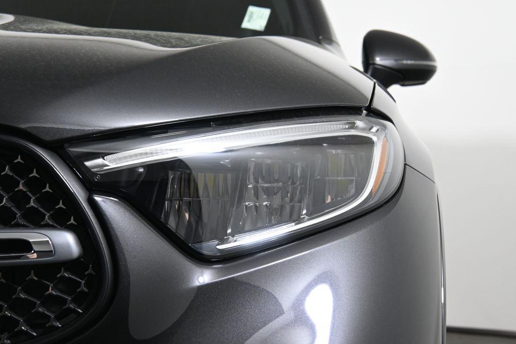 new 2025 Mercedes-Benz GLC 300 car, priced at $58,350