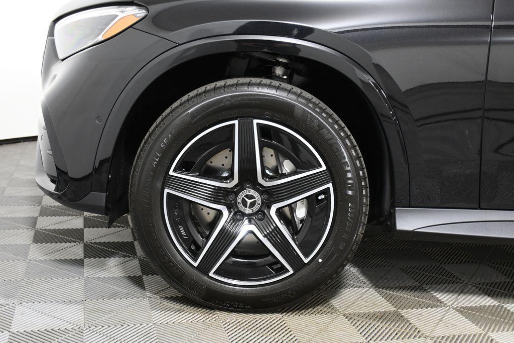 new 2025 Mercedes-Benz GLC 300 car, priced at $61,845