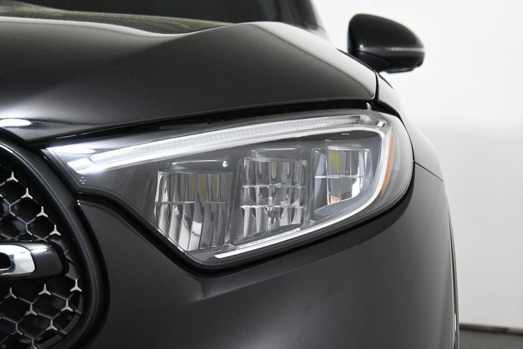 new 2025 Mercedes-Benz GLC 300 car, priced at $61,845