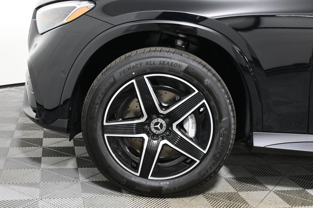 new 2026 Mercedes-Benz GLC 300 car, priced at $58,035