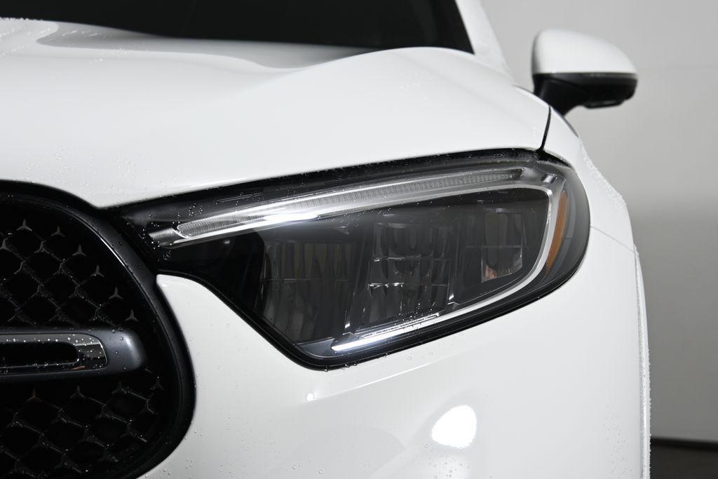 new 2025 Mercedes-Benz GLC 300 car, priced at $64,885