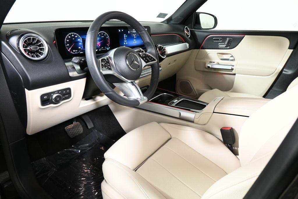 used 2025 Mercedes-Benz GLB 250 car, priced at $43,995