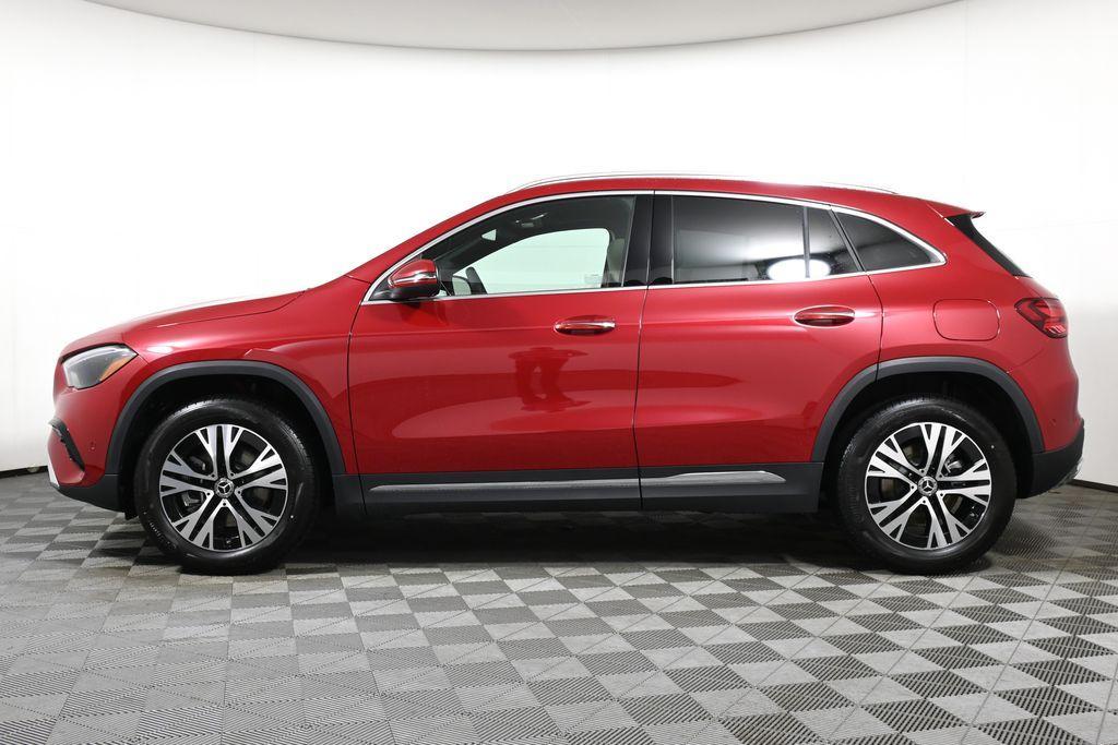 new 2025 Mercedes-Benz GLA 250 car, priced at $52,540