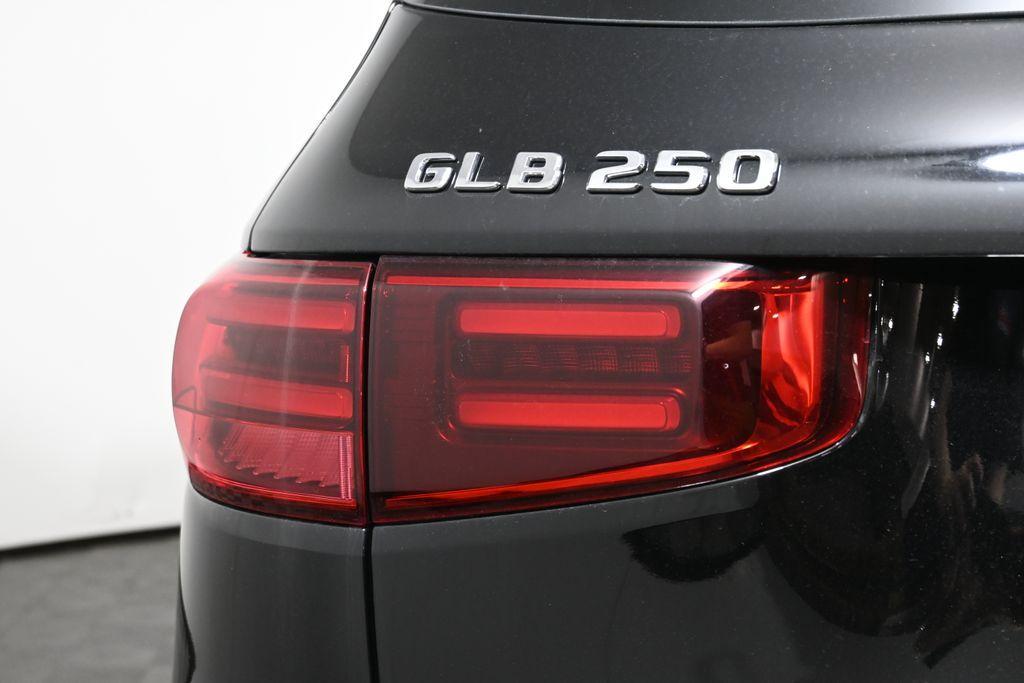 new 2025 Mercedes-Benz GLB 250 car, priced at $55,870