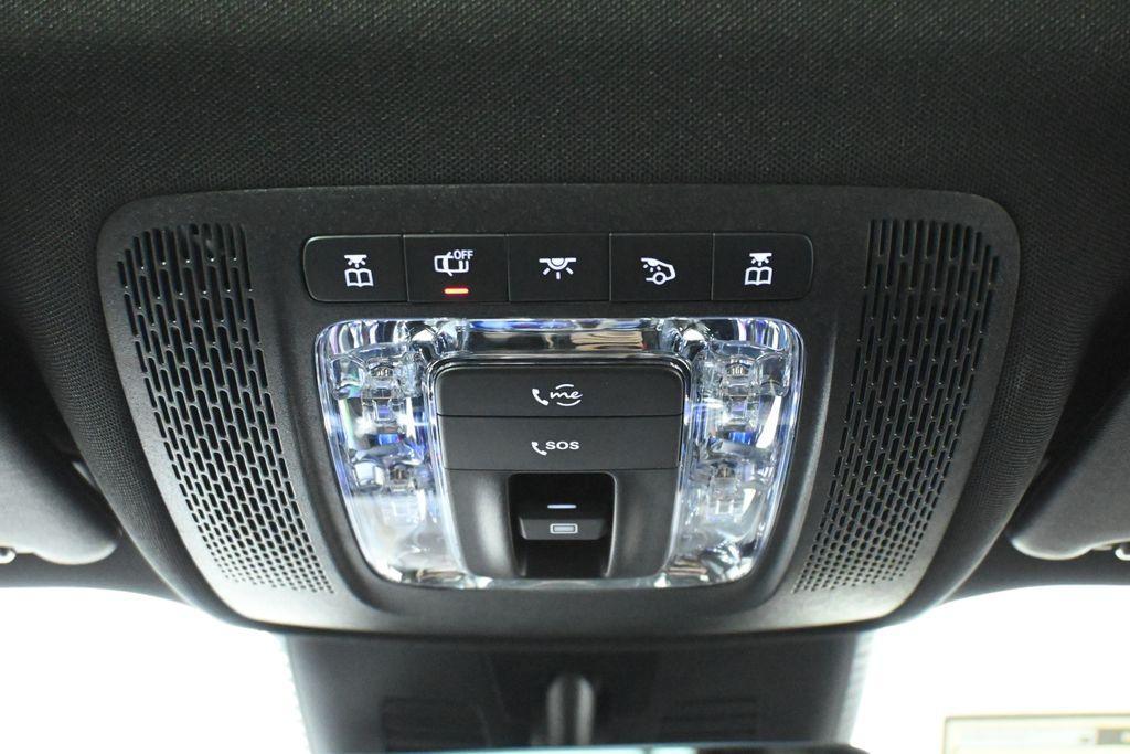 new 2025 Mercedes-Benz GLB 250 car, priced at $55,870