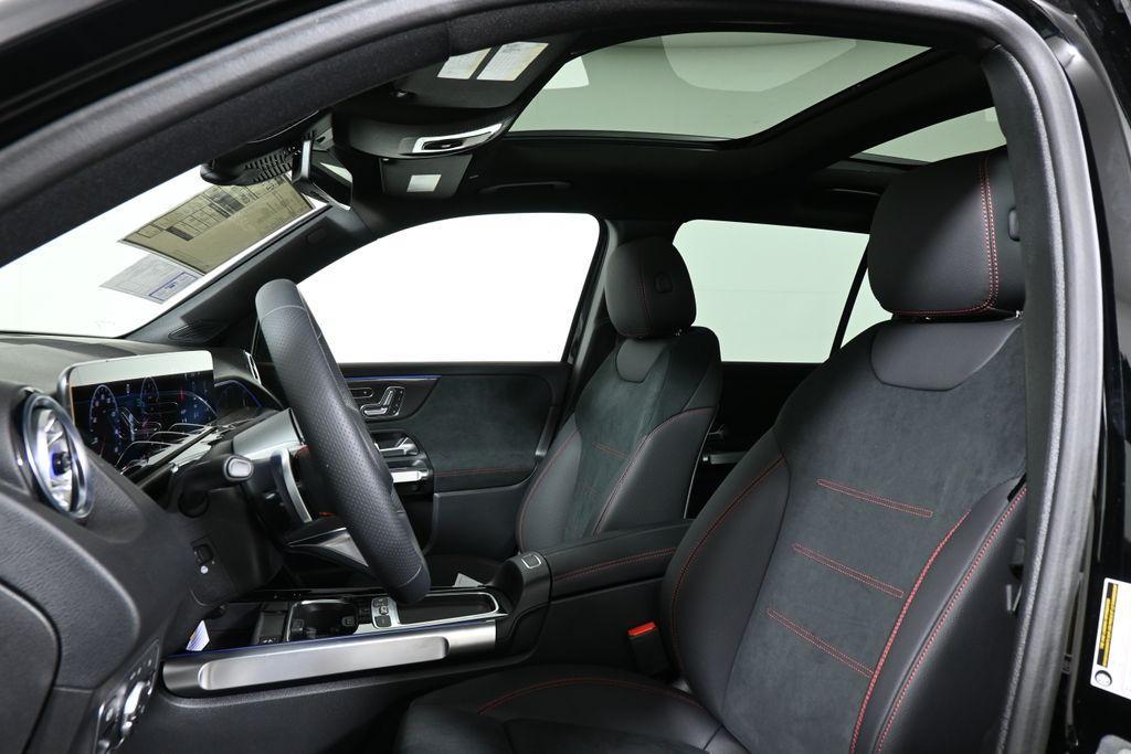 new 2025 Mercedes-Benz GLB 250 car, priced at $55,870