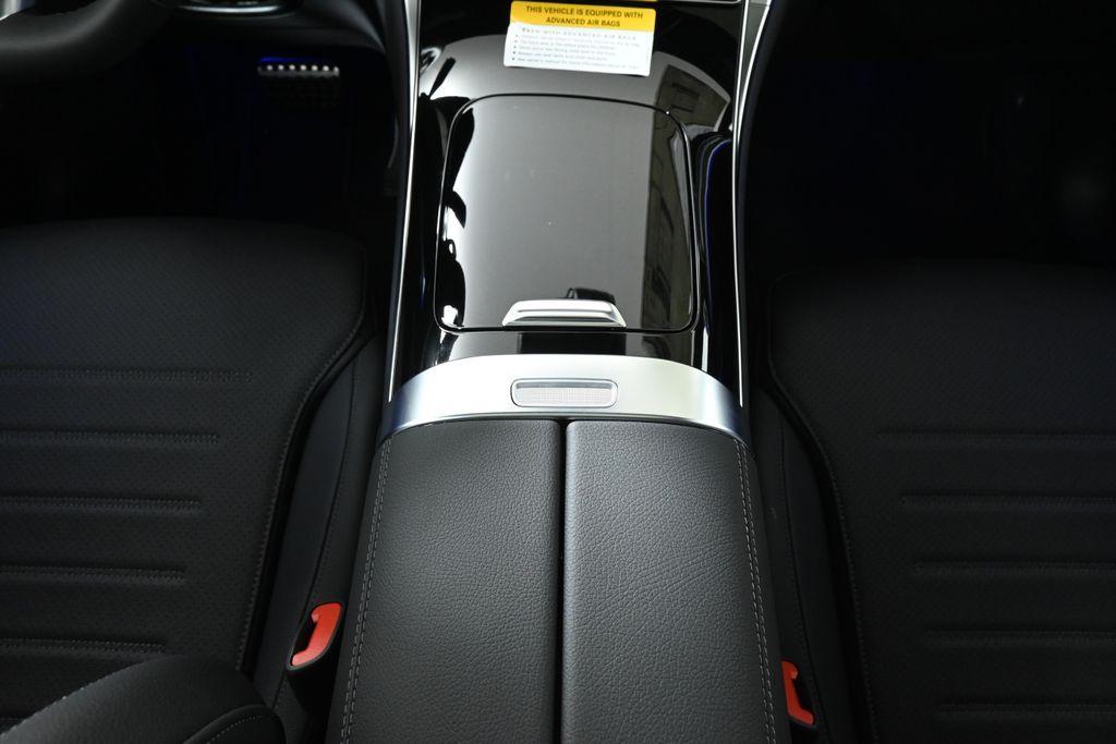 new 2025 Mercedes-Benz GLC 300 car, priced at $60,970
