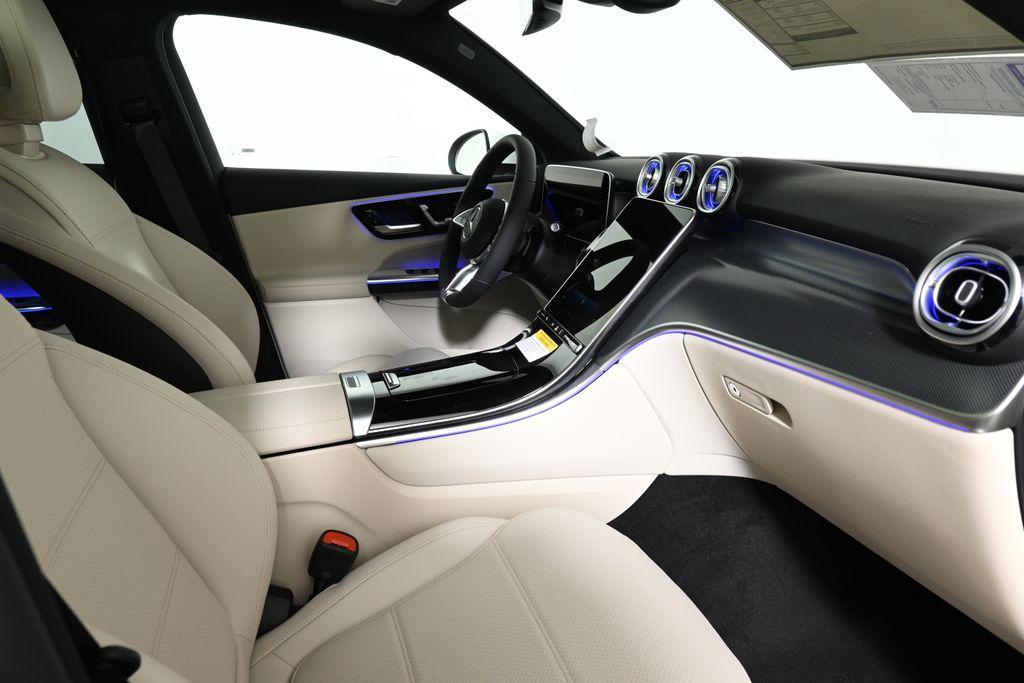 new 2025 Mercedes-Benz GLC 300 car, priced at $61,820