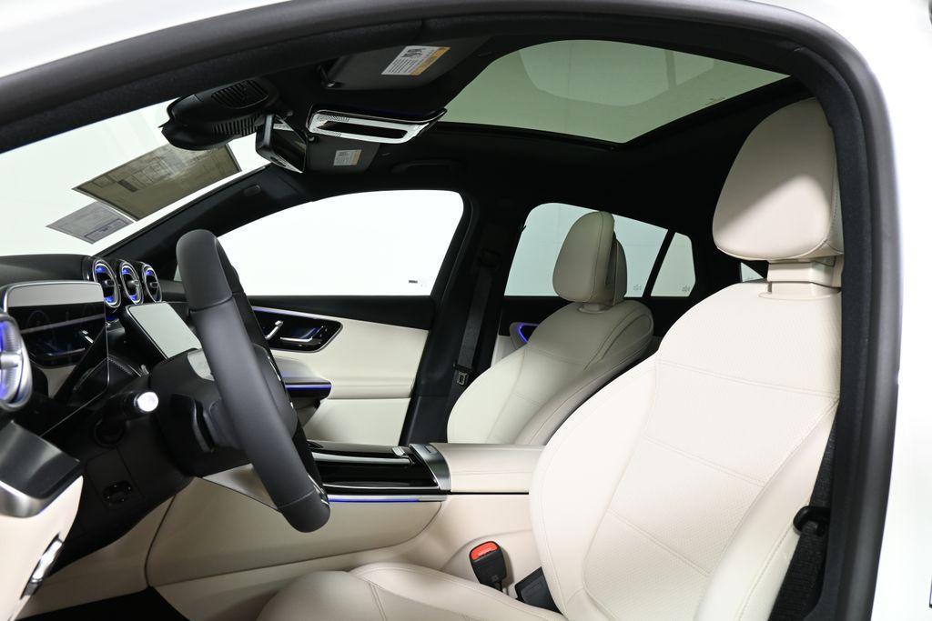 new 2025 Mercedes-Benz GLC 300 car, priced at $61,820