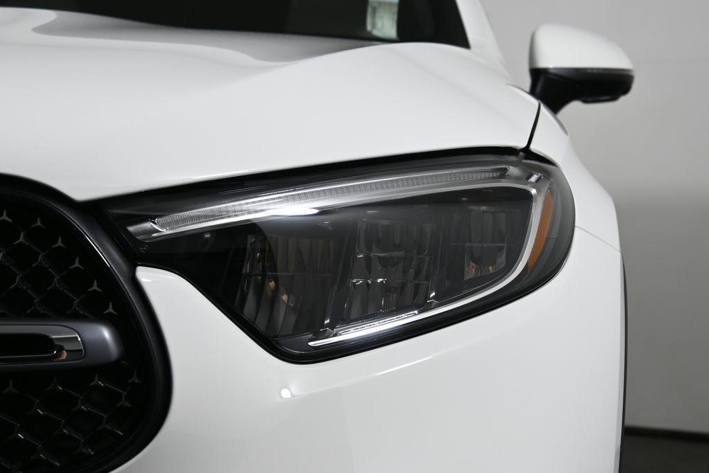new 2025 Mercedes-Benz GLC 300 car, priced at $61,820