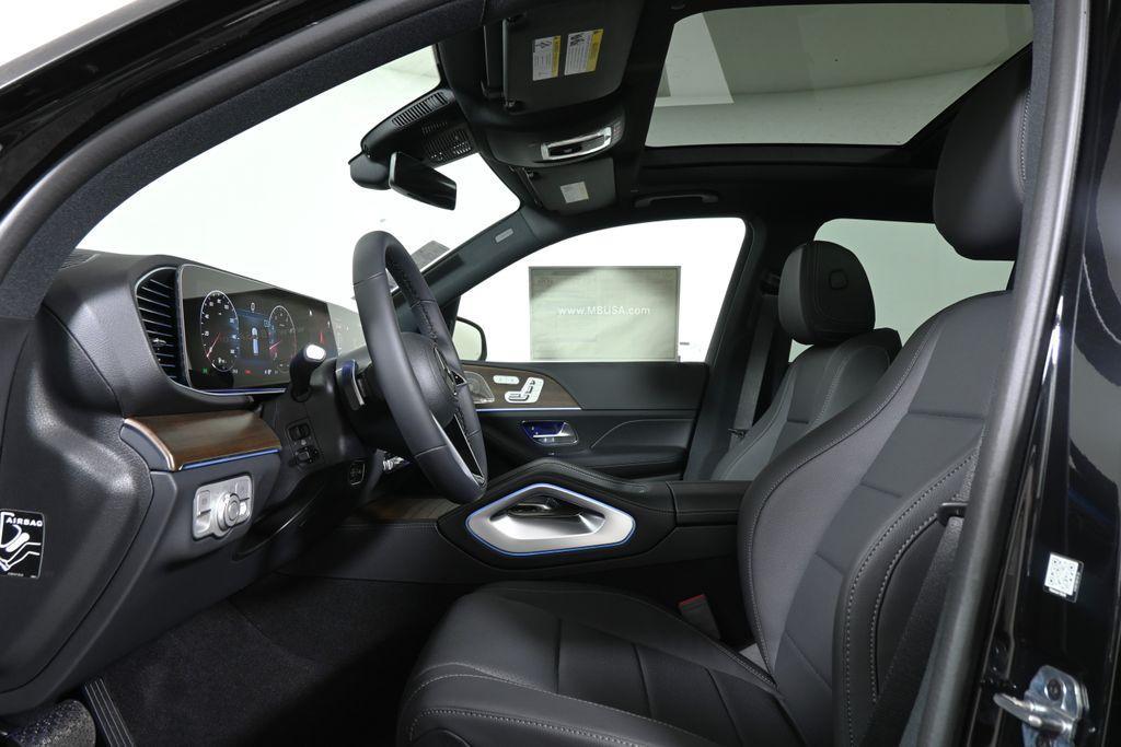 new 2025 Mercedes-Benz GLE 450 car, priced at $80,145