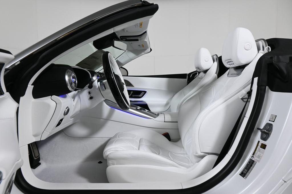 new 2026 Mercedes-Benz Maybach SL 680 Monogram Series car, priced at $232,450