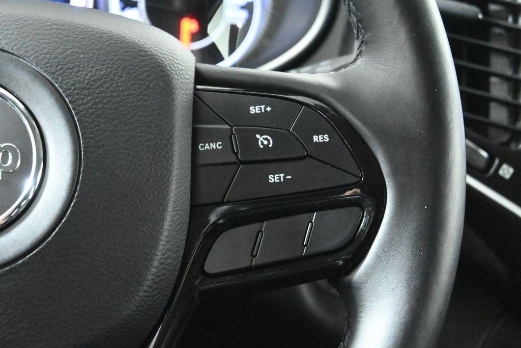 used 2019 Jeep Cherokee car, priced at $15,995
