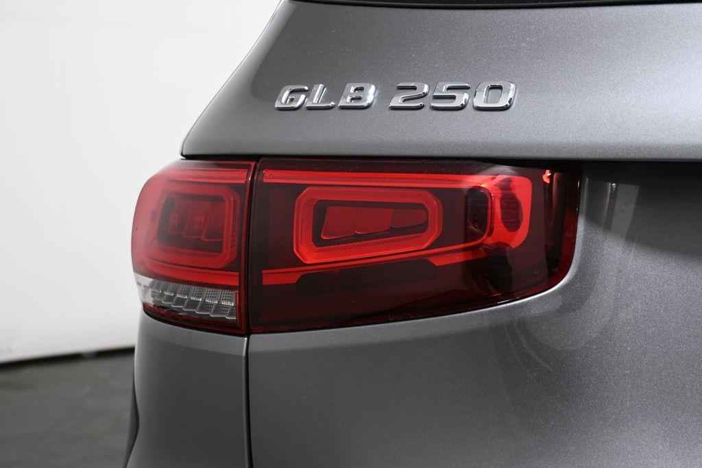 used 2022 Mercedes-Benz GLB 250 car, priced at $27,495