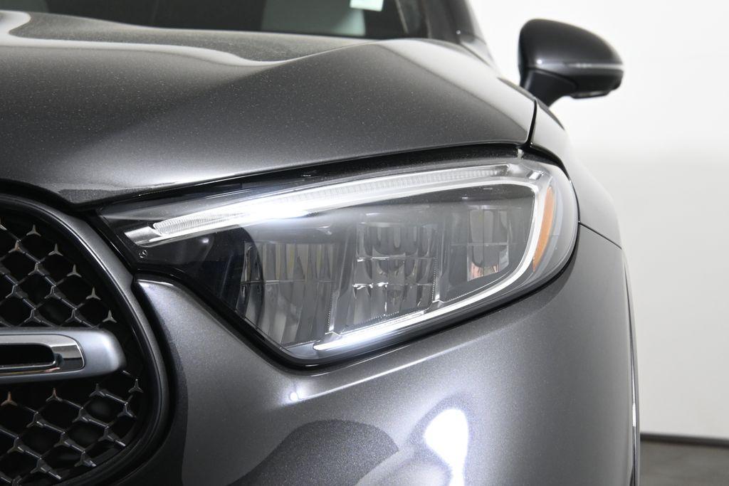 new 2025 Mercedes-Benz GLC 300 car, priced at $61,815