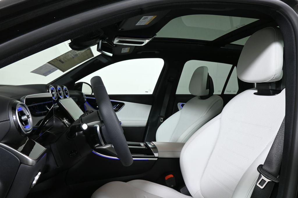new 2025 Mercedes-Benz GLC 300 car, priced at $61,815