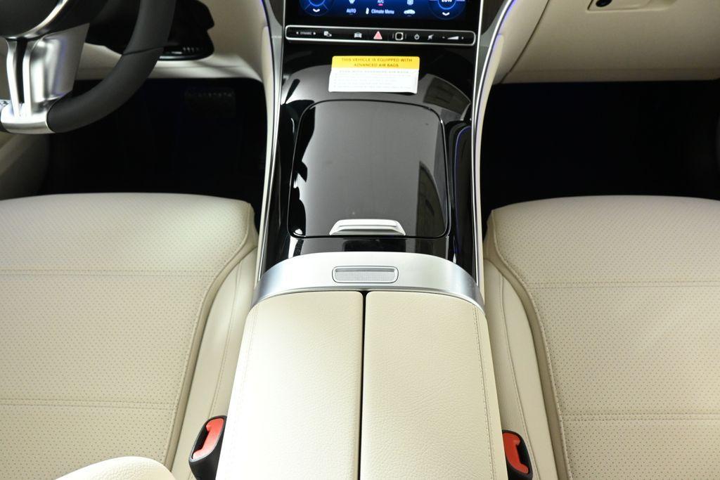 new 2025 Mercedes-Benz GLC 300 car, priced at $58,100