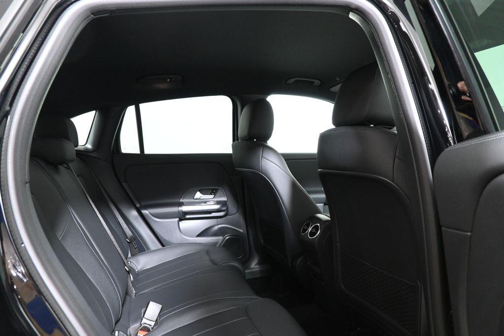 new 2025 Mercedes-Benz GLA 250 car, priced at $47,295
