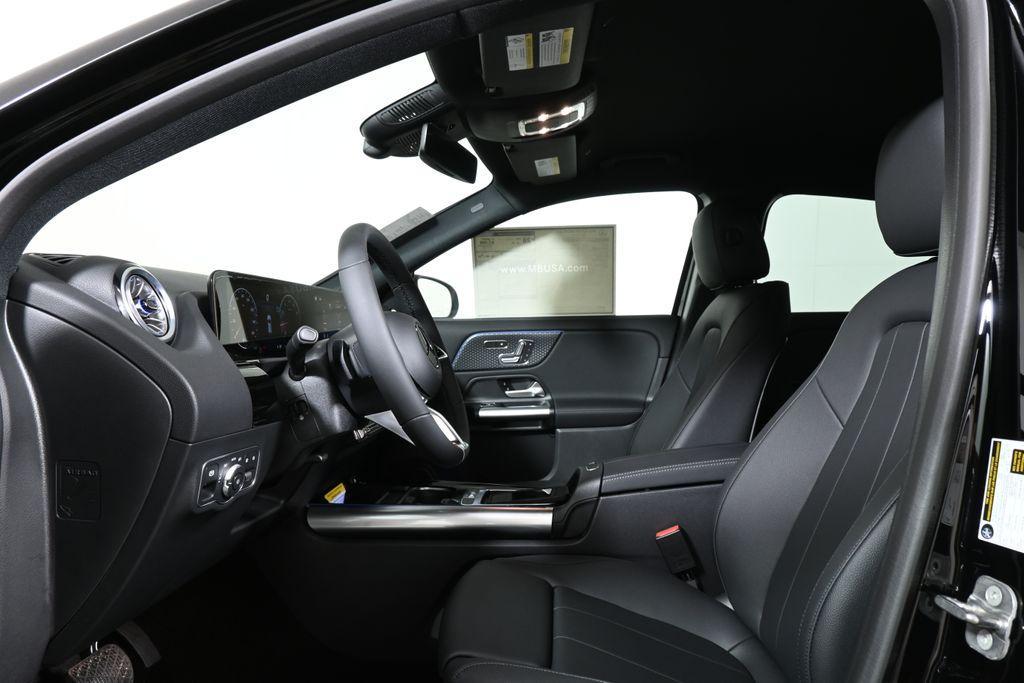 new 2025 Mercedes-Benz GLA 250 car, priced at $47,295