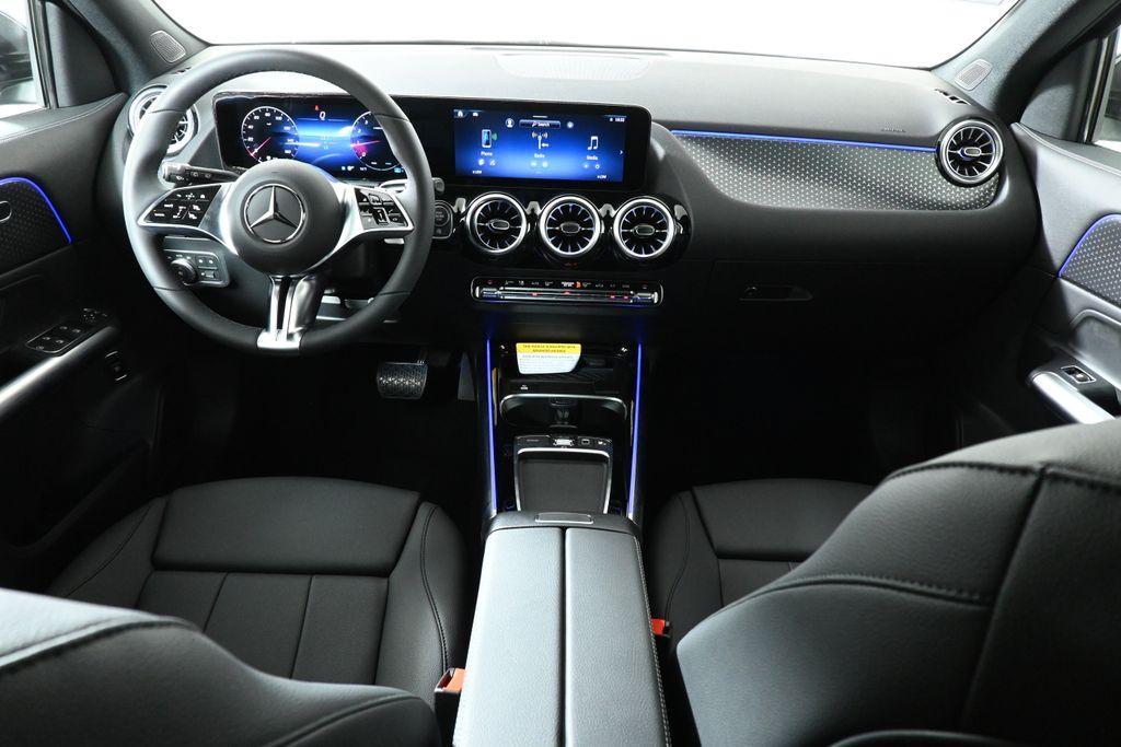 new 2025 Mercedes-Benz GLA 250 car, priced at $47,295