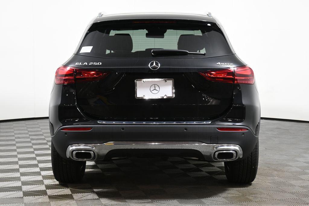 new 2025 Mercedes-Benz GLA 250 car, priced at $47,295