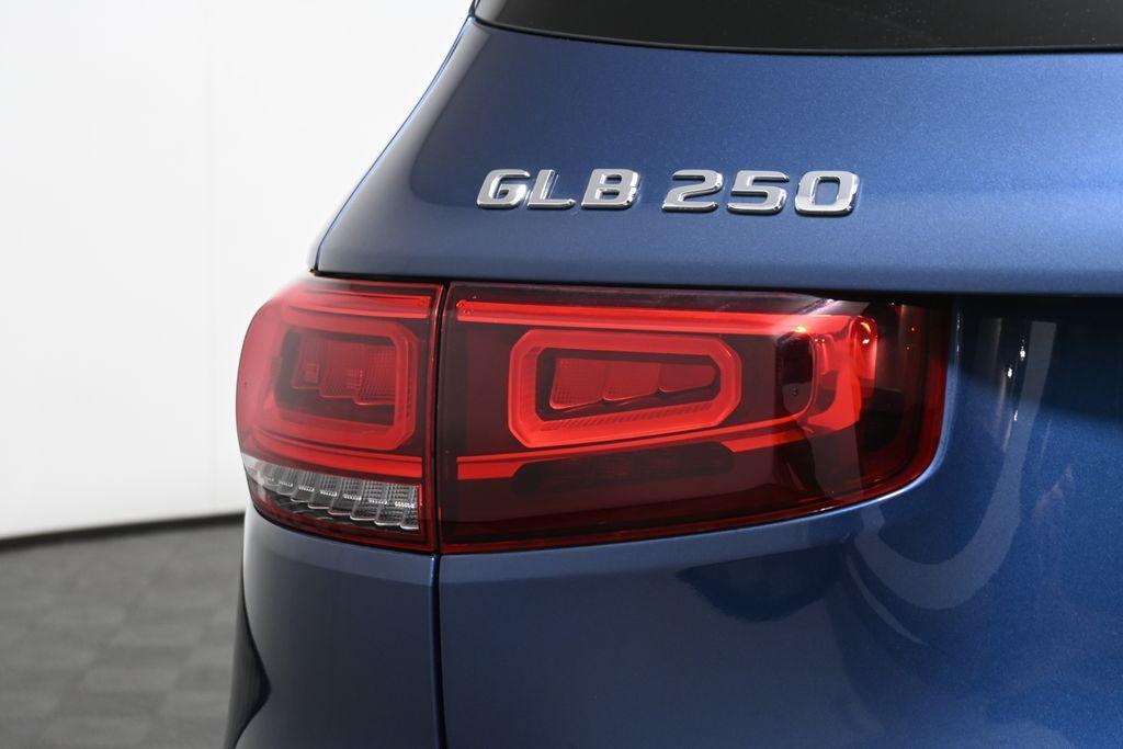 used 2022 Mercedes-Benz GLB 250 car, priced at $27,895