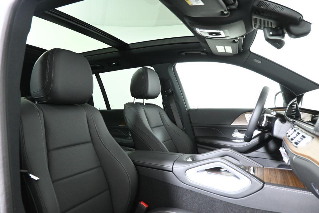 new 2025 Mercedes-Benz GLS 450 car, priced at $95,525