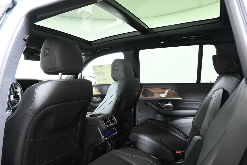 new 2025 Mercedes-Benz GLS 450 car, priced at $95,525