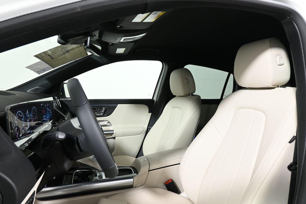 new 2025 Mercedes-Benz GLA 250 car, priced at $48,495