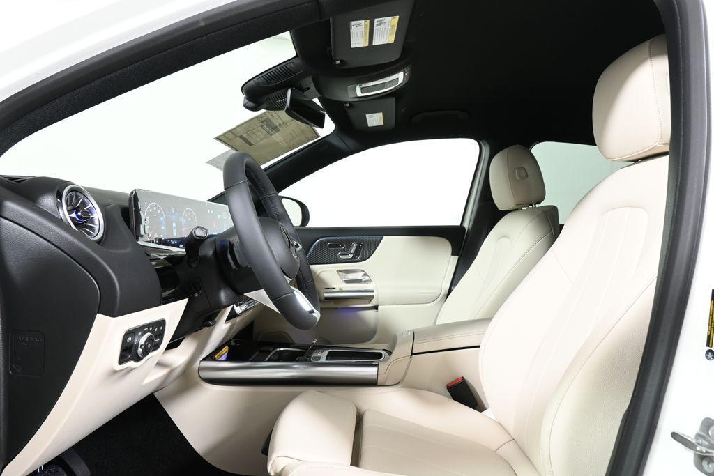 new 2025 Mercedes-Benz GLA 250 car, priced at $48,495