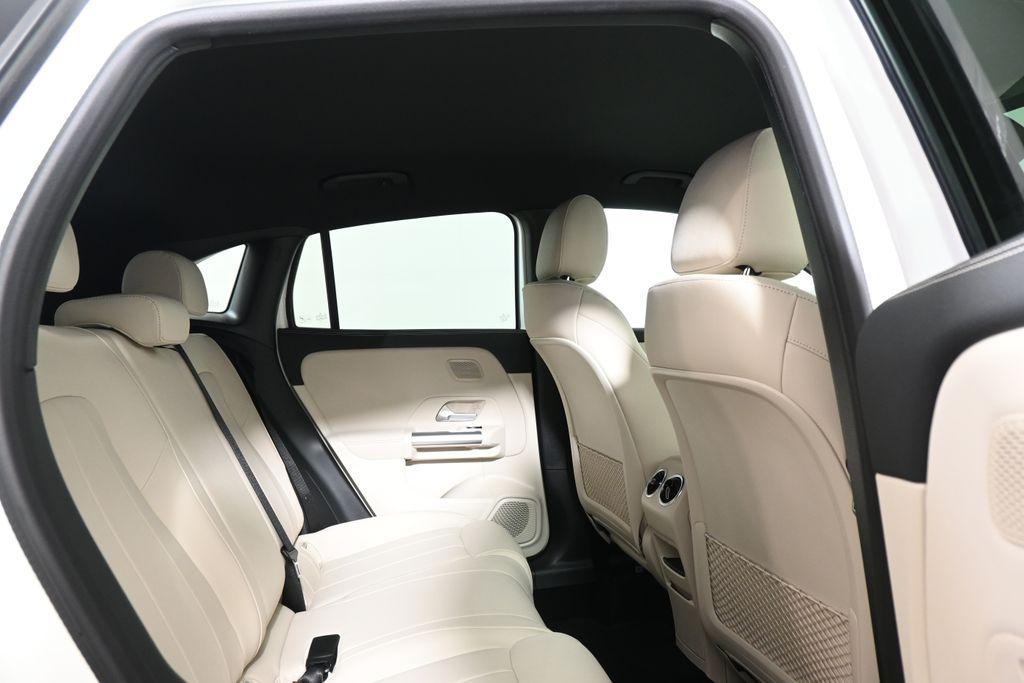 new 2025 Mercedes-Benz GLA 250 car, priced at $48,495