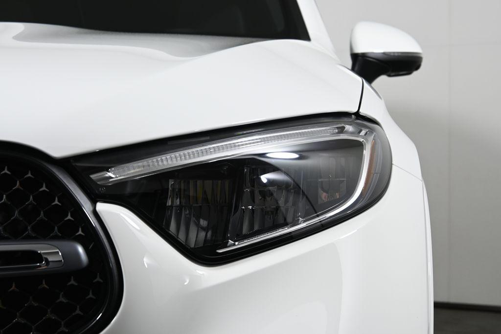 new 2025 Mercedes-Benz GLC 300 car, priced at $59,835