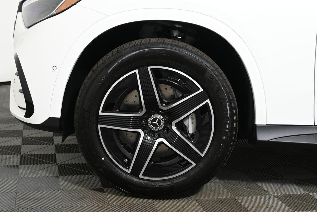new 2025 Mercedes-Benz GLC 300 car, priced at $59,835
