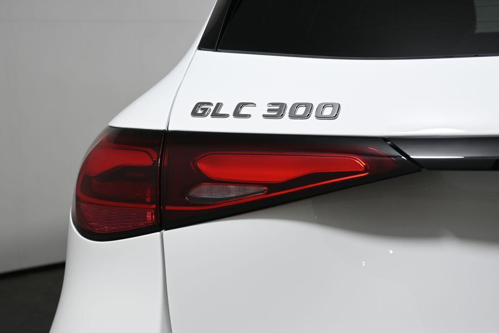 new 2025 Mercedes-Benz GLC 300 car, priced at $59,835